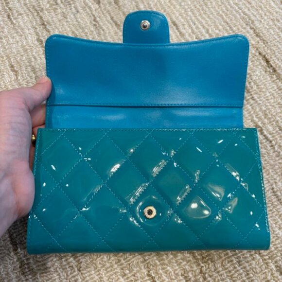 Chanel Wallet - Picture 13 of 16